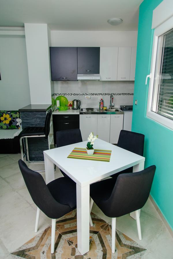 Apartmani Mozaici Рисан Экстерьер фото