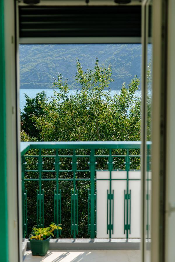 Apartmani Mozaici Рисан Экстерьер фото