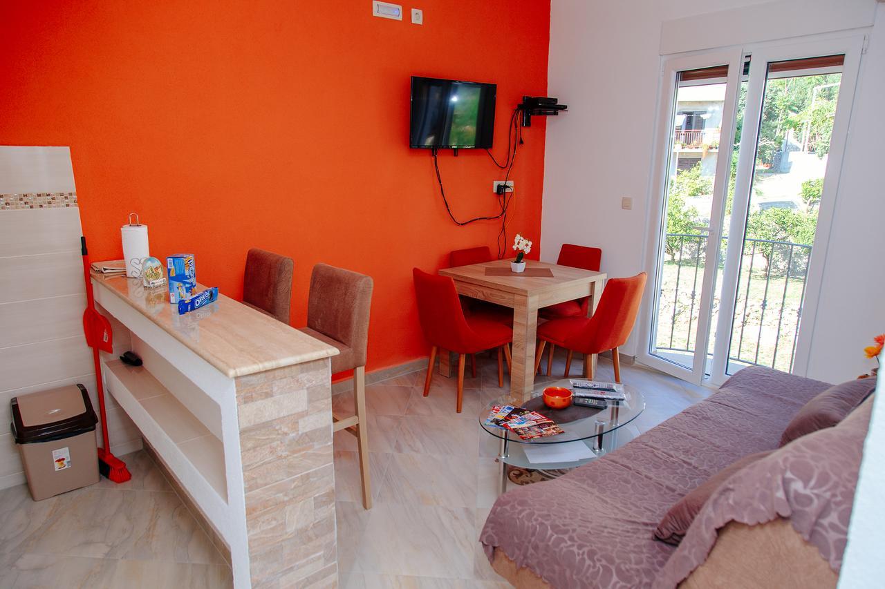 Apartmani Mozaici Рисан Экстерьер фото