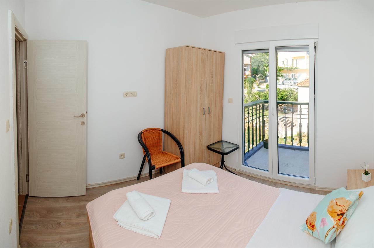 Apartmani Mozaici Рисан Экстерьер фото