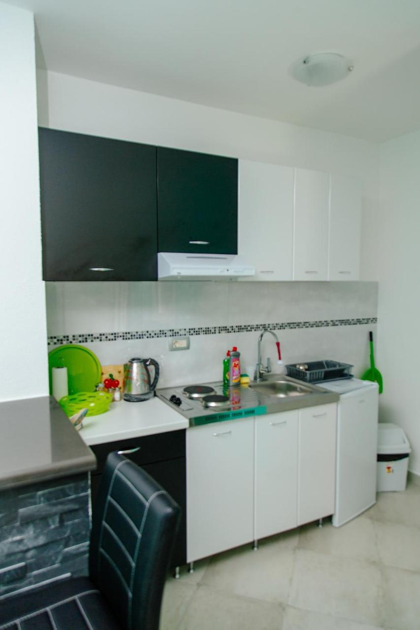 Apartmani Mozaici Рисан Экстерьер фото